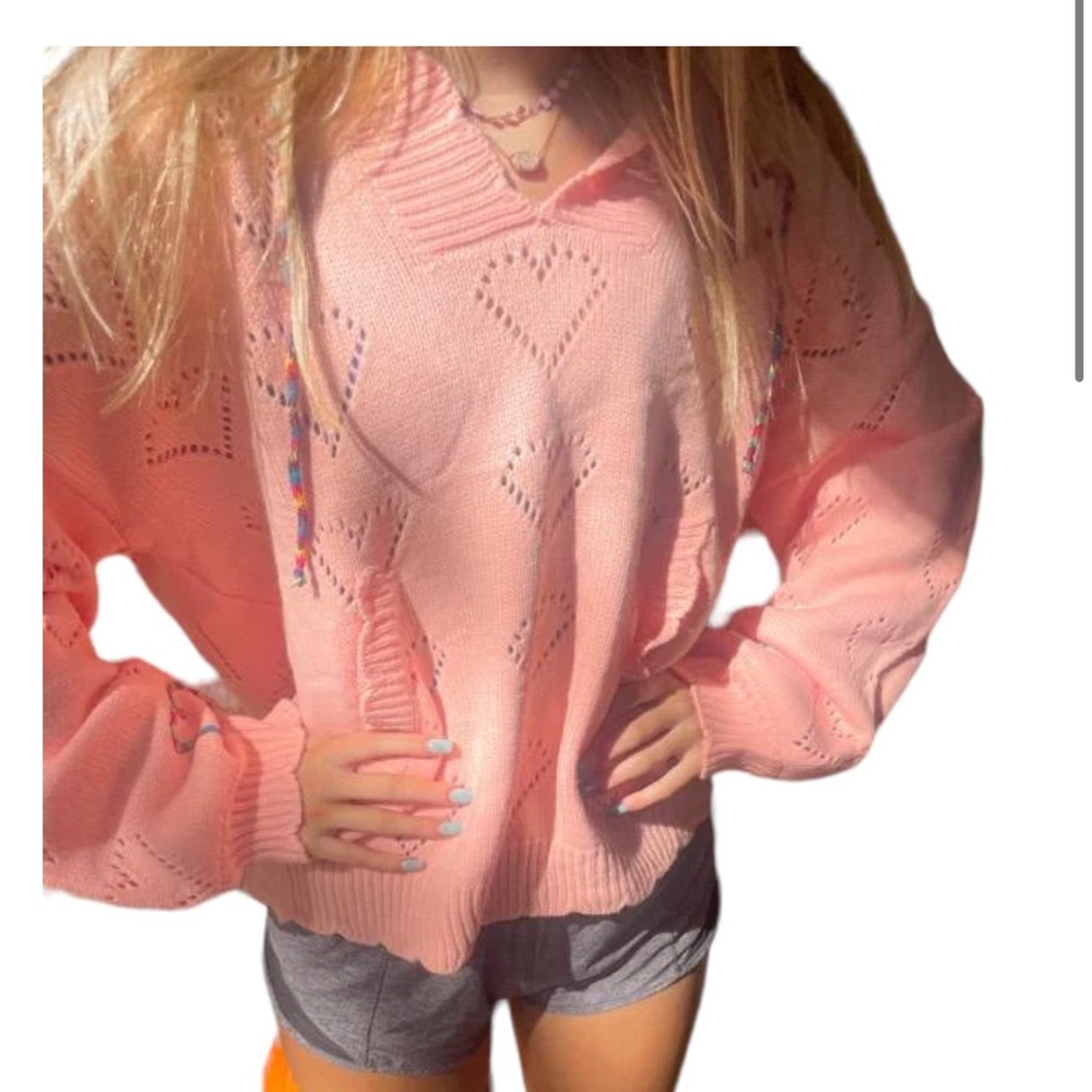 Ink sweater never worn does not come with strings